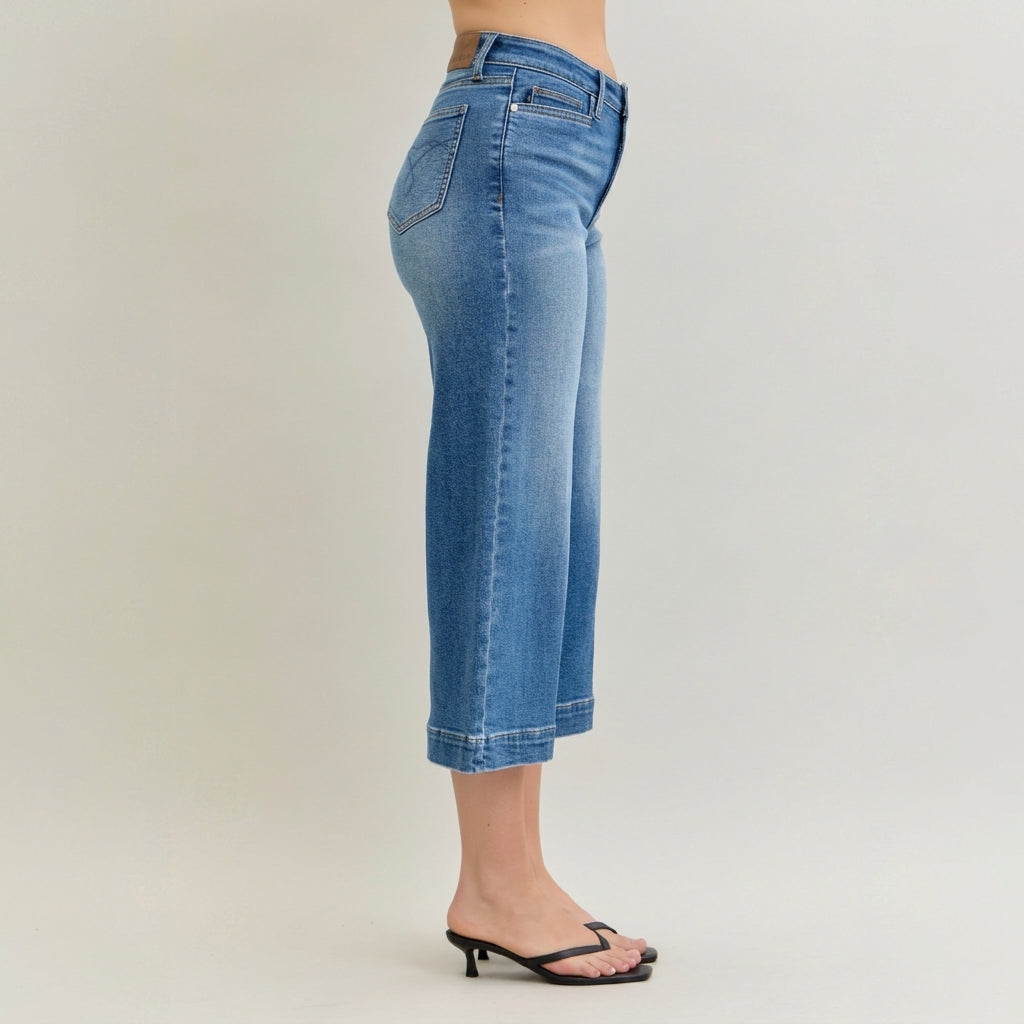 Judy Blue MR Wide Crop Vintage Pockets & Wide Hem Jean