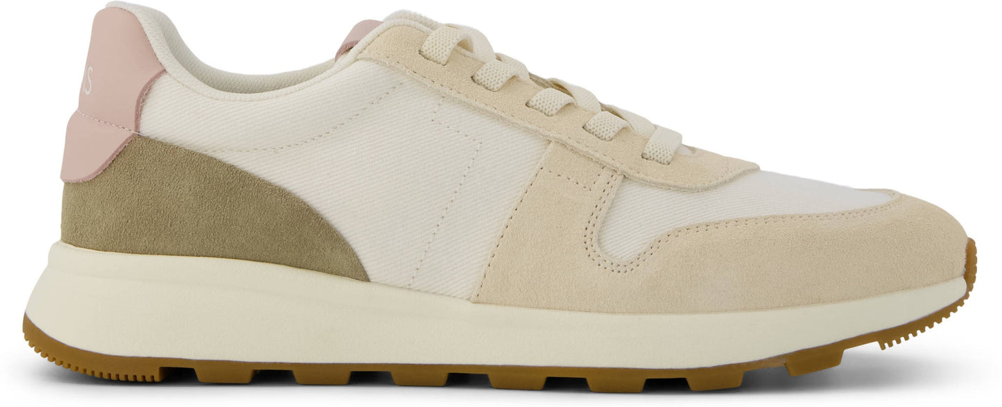 Travel Lite Retro Runner Sneaker