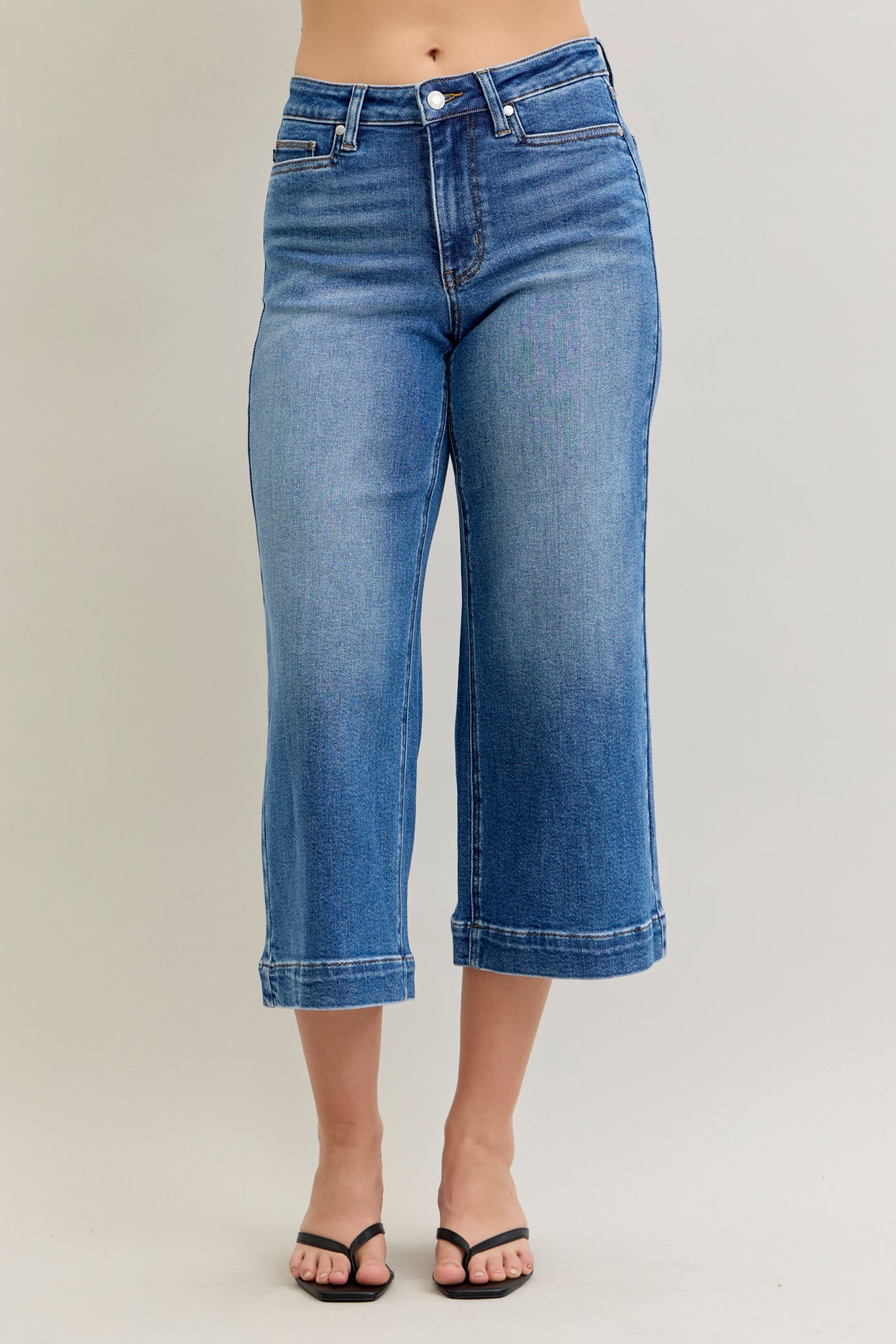 Judy Blue MR Wide Crop Vintage Pockets & Wide Hem Jean