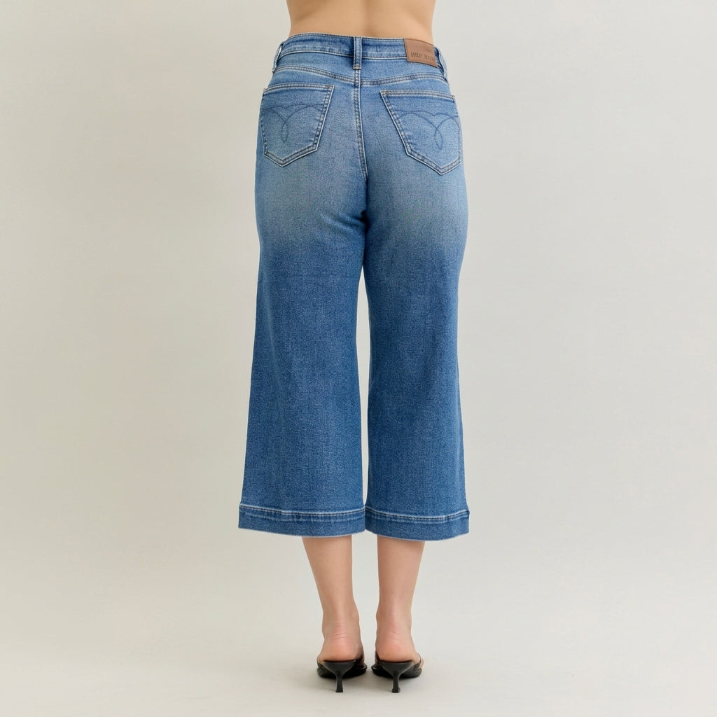 Judy Blue MR Wide Crop Vintage Pockets & Wide Hem Jean