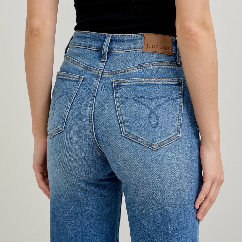 Judy Blue MR Wide Crop Vintage Pockets & Wide Hem Jean