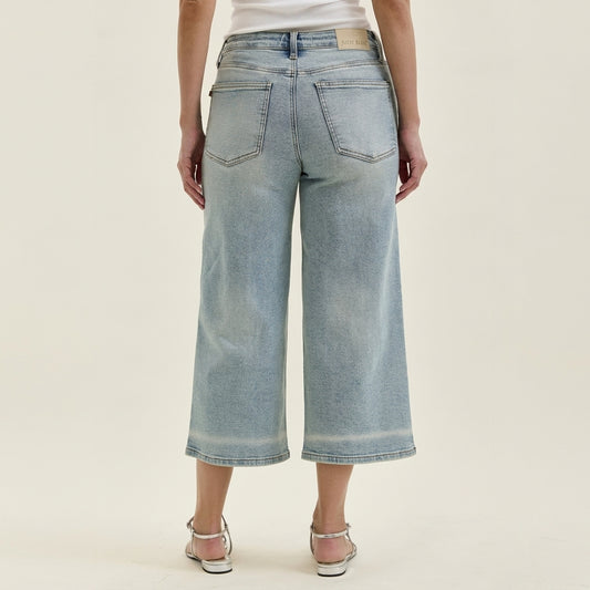 Judy Blue MR Wide Crop Jean
