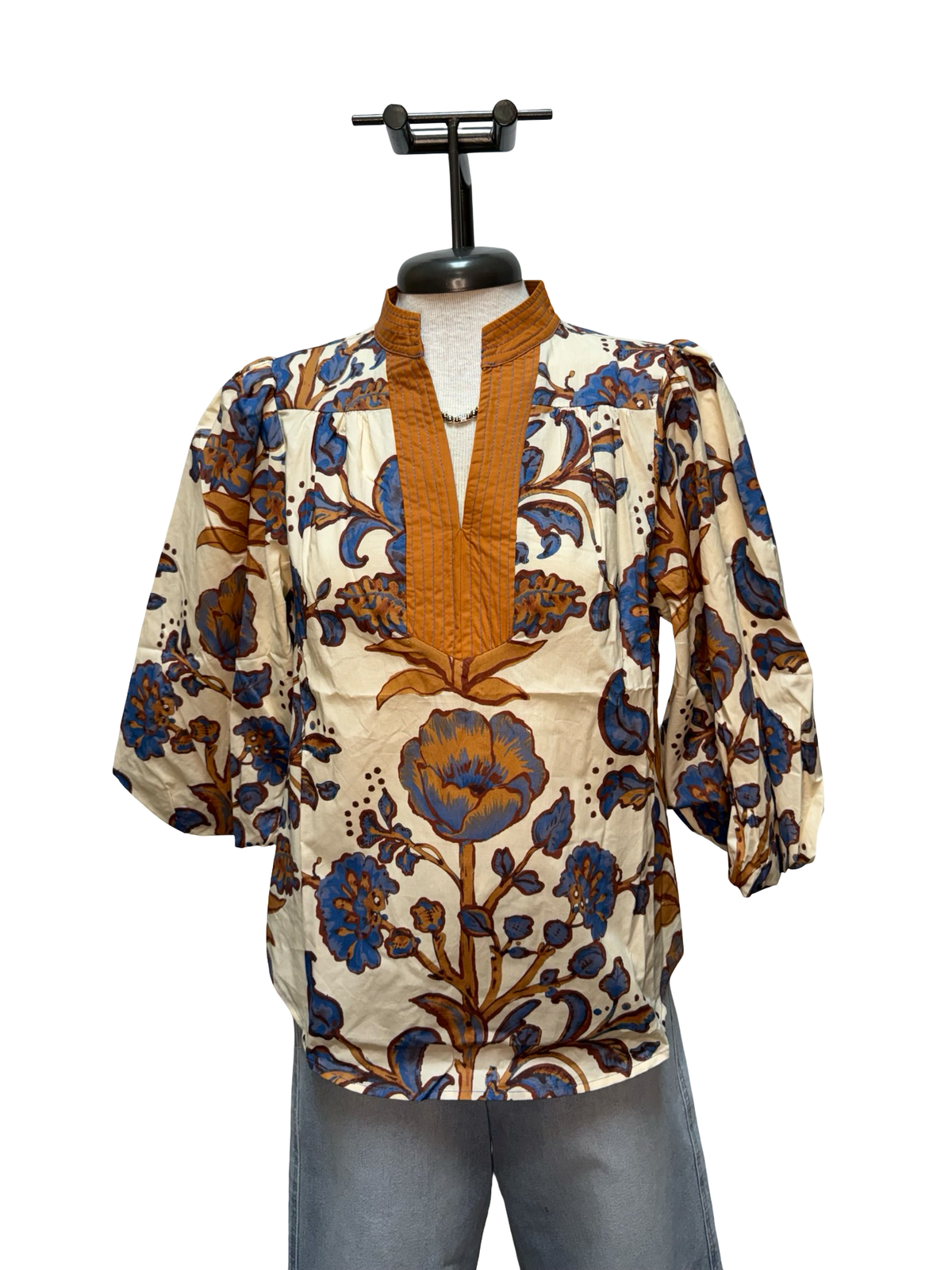 Trapunto Stitched V-Neck Cream Mix Top