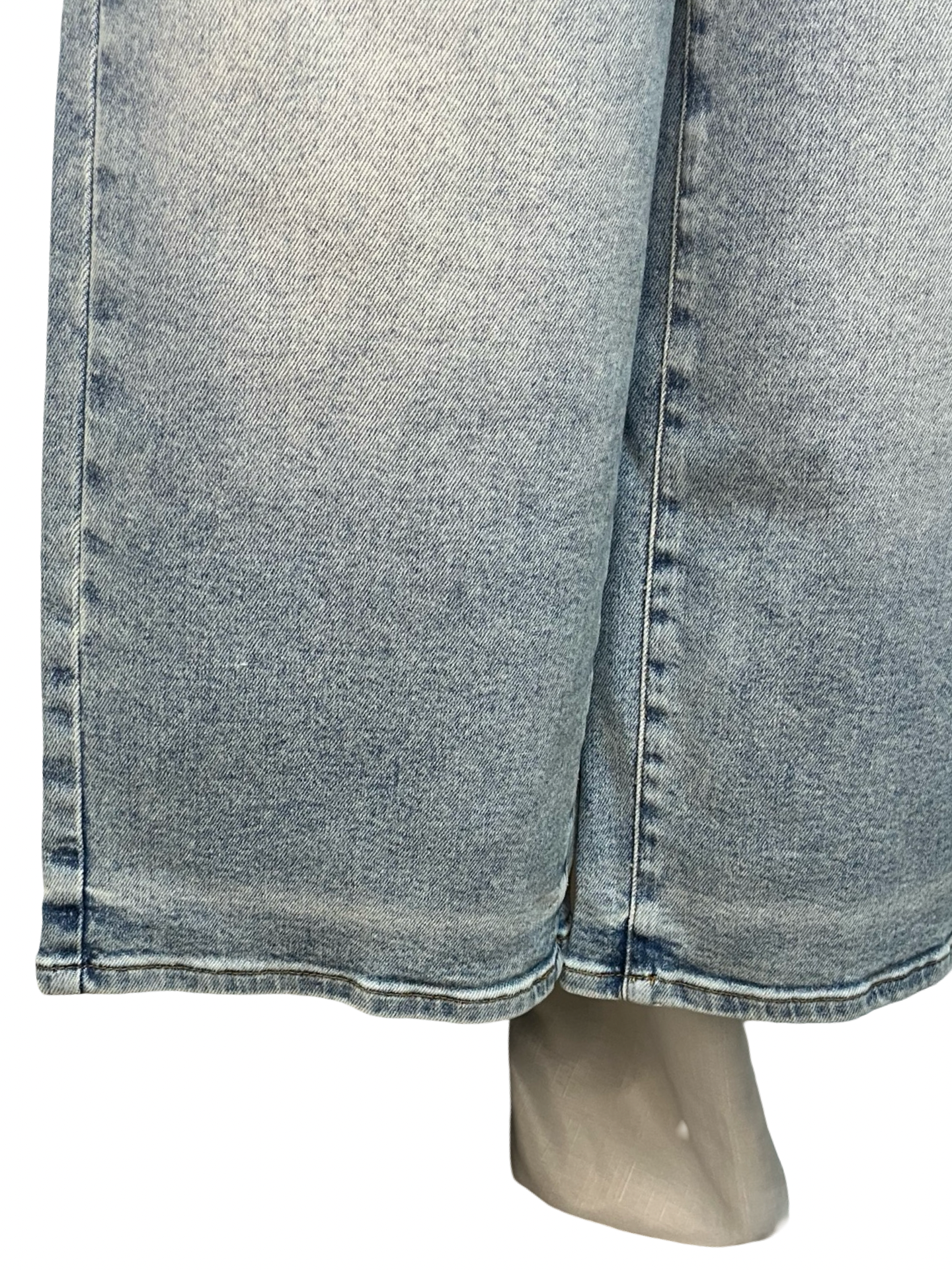 Judy Blue MR Wide Crop Jean