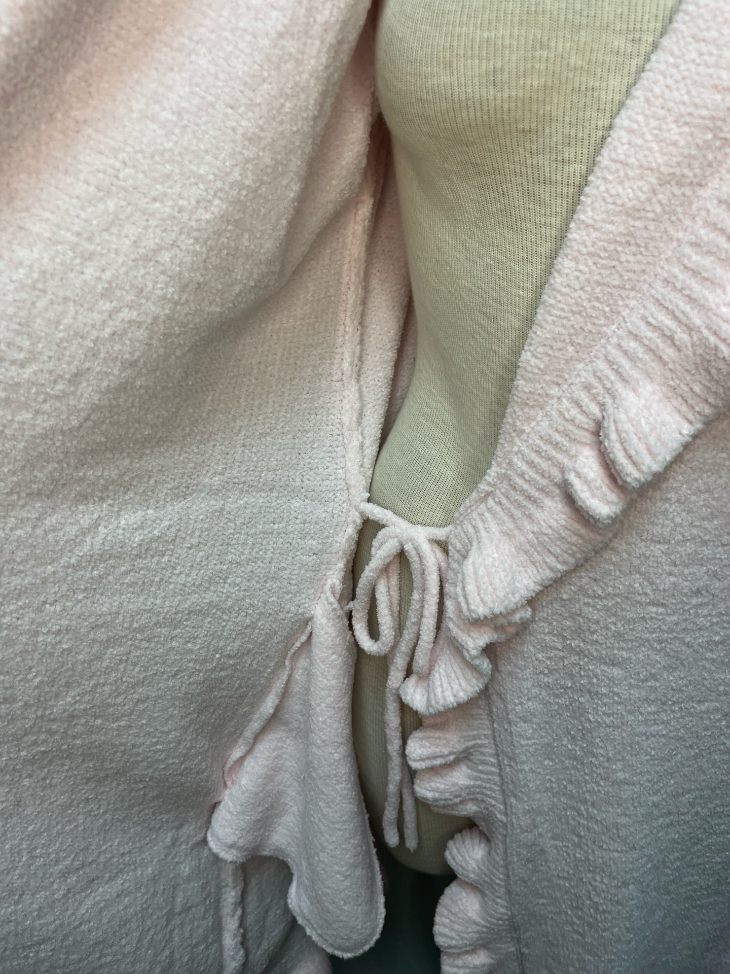 36" Ruffle Chenille Robe Light Pink