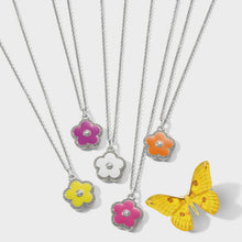 Load image into Gallery viewer, Dazzling Love Flower Necklace
